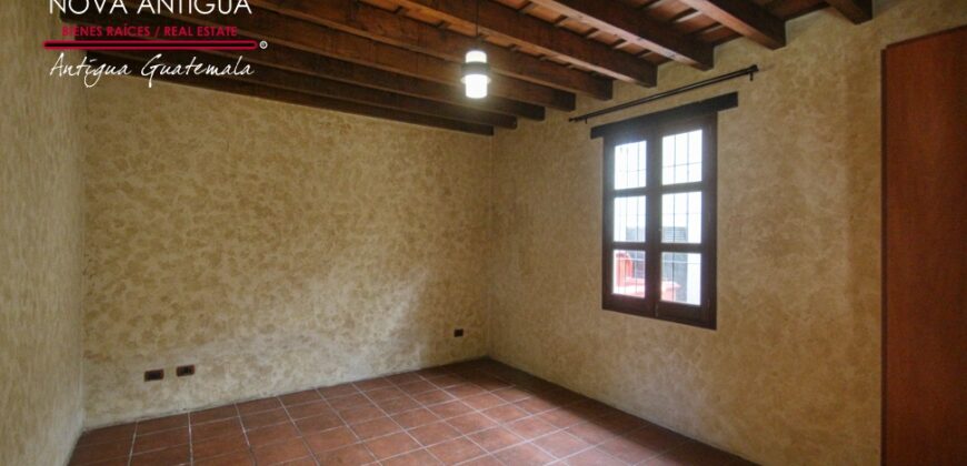 A851 – Casa de 4 habitaciones dentro de residencial