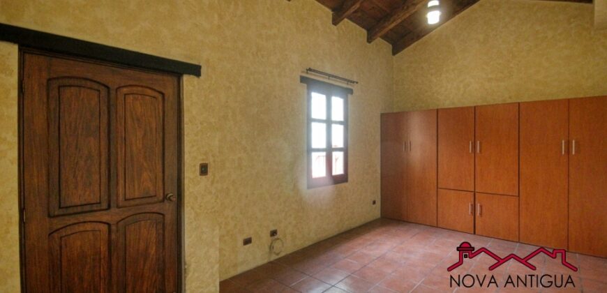 A851 – House 4 bedroom gate security