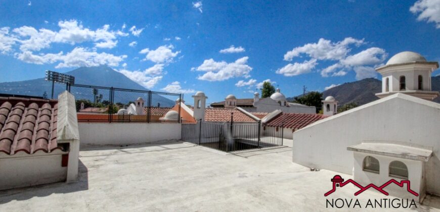 A851 – Casa de 4 habitaciones dentro de residencial