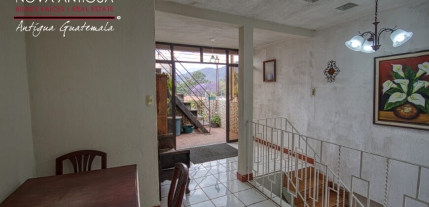 A4116 – Casa a minutos del centro de Antigua Guatemala