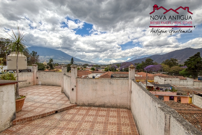 A4116 – Casa a minutos del centro de Antigua Guatemala