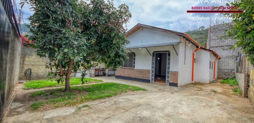F321 – Casa en renta de 2 habitaciones en Pastores