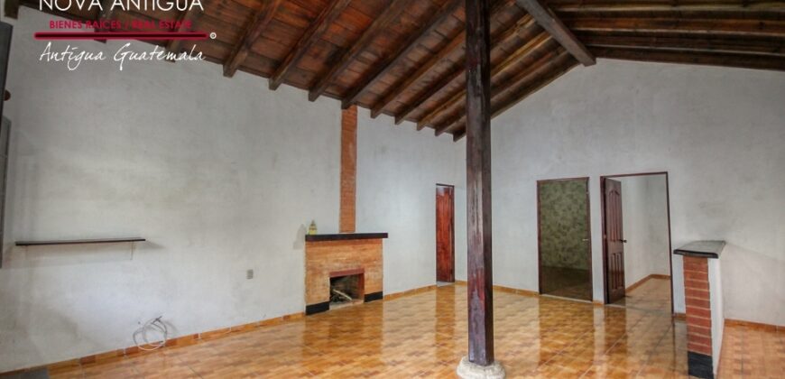 F321 – Casa en renta de 2 habitaciones en Pastores