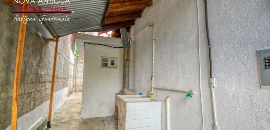 F321 – Casa en renta de 2 habitaciones en Pastores