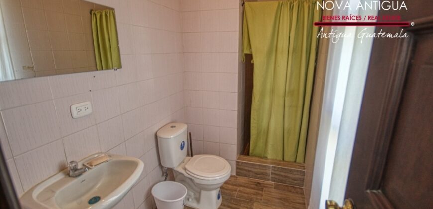 C204 – 6 bedroom mansion with swimming pool