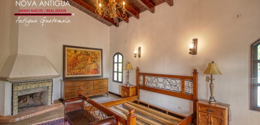 C204 – 6 bedroom mansion with swimming pool