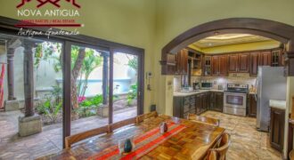 A1045 – Beautiful colonial – modern style home in the center of Antigua