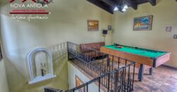 A1045 – Hermosa casa estilo colonial – moderno en centro de Antigua