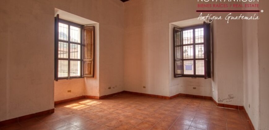 A4119 – Incredible place for rent four blocks from the Central Park