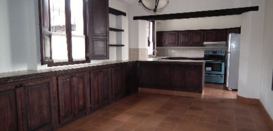 B277 – 3 bedroom house unfurnished