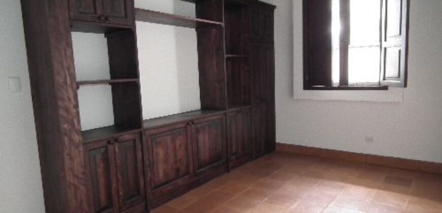 B277 – 3 bedroom house unfurnished