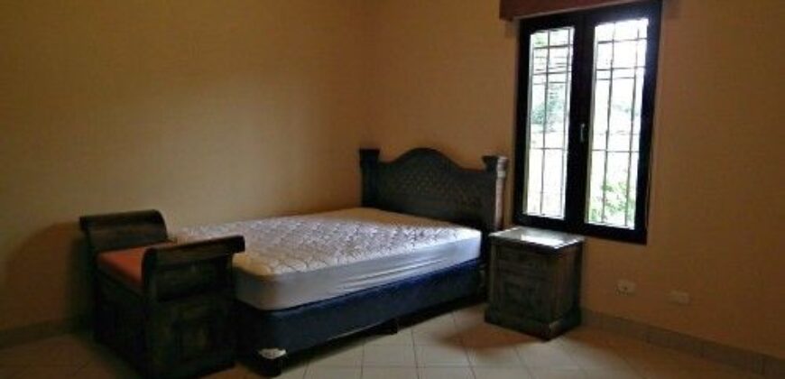 C300 – Apartamento en renta 2 habitaciones semiamueblado