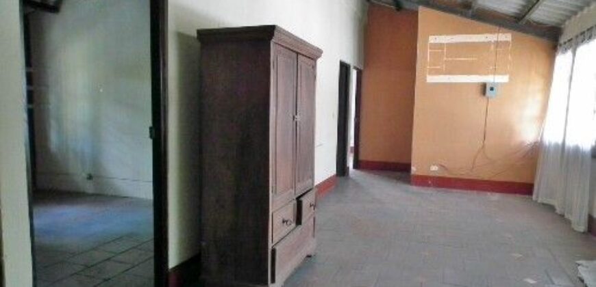 C221 – House For Rent 4 Bedrooms Unfurnished