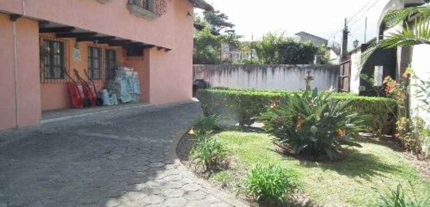 C221 – House For Rent 4 Bedrooms Unfurnished