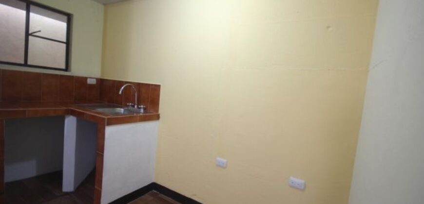 F322 – Casa en renta de dos habitaciones en Pastores