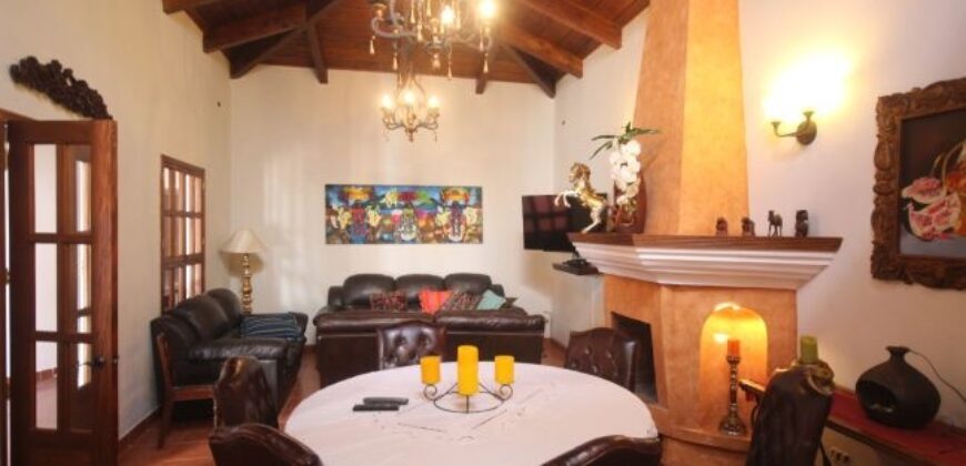 B290 – 3 bedroom furnished house