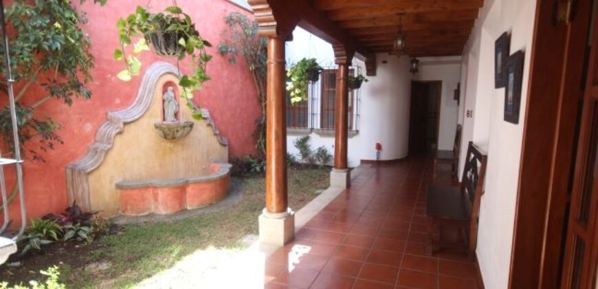 B290 – Casa amueblada de 3 habitaciones