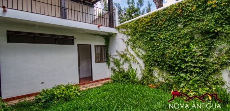 B274 – House for rent 3 bedrooms unfurnished