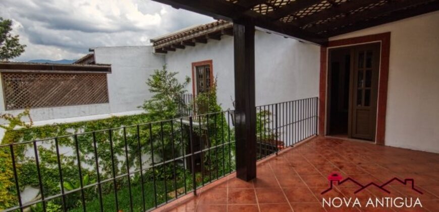 B274 – House for rent 3 bedrooms unfurnished