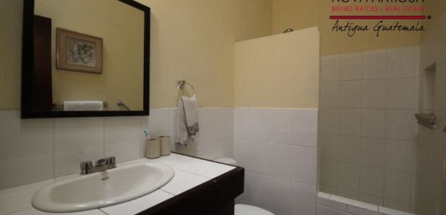 F345 – Beautiful 3 bedroom furnished house