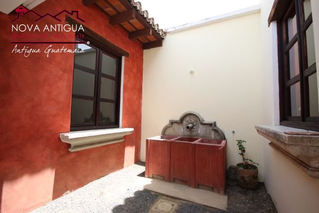 F345 – Beautiful 3 bedroom furnished house