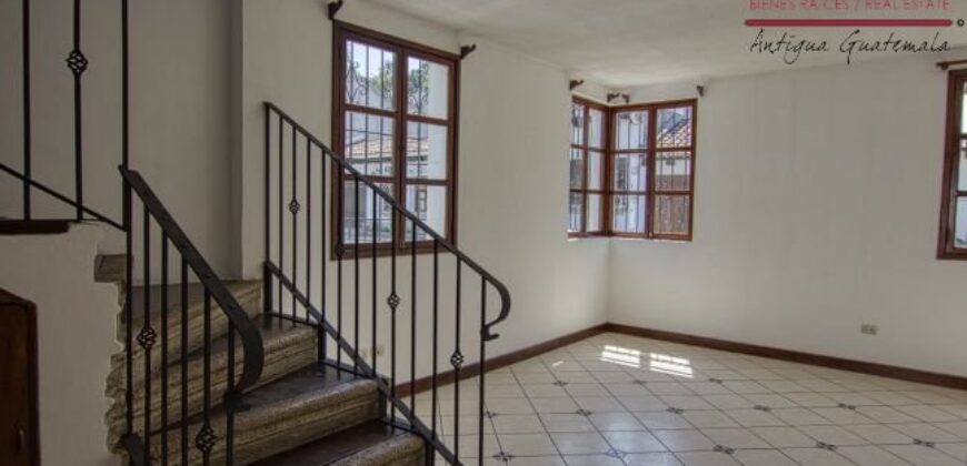 B273 – 3 bedroom house unfurnished