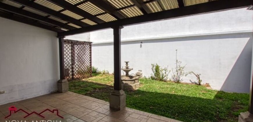 B273 – Casa en renta 3 habitaciones sin muebles