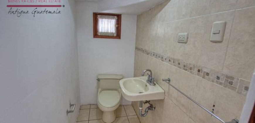 B273 – 3 bedroom house unfurnished