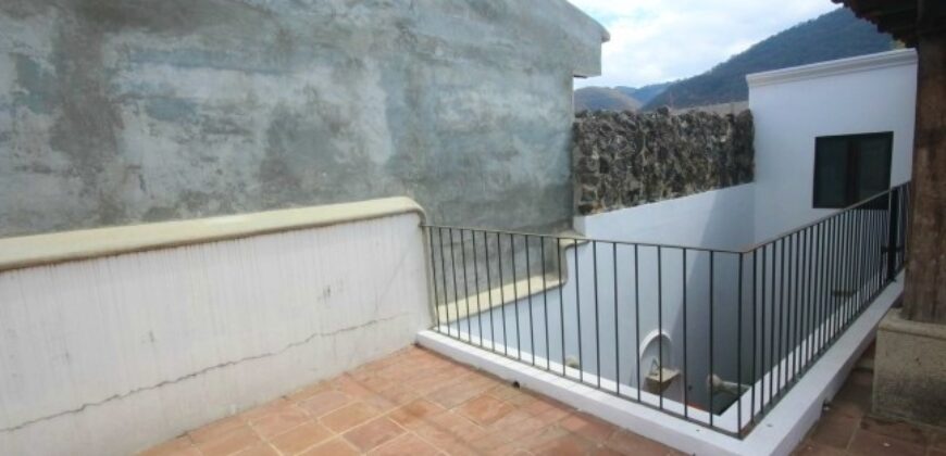 B282 – Beautiful two story house in Antigua Guatemala