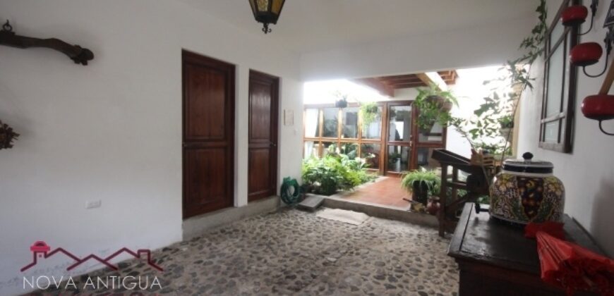 B283 – 4 bedroom house for rent furnished