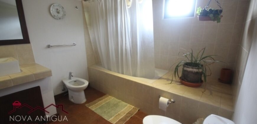 B283 – 4 bedroom house for rent furnished
