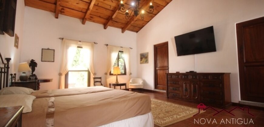 B283 – 4 bedroom house for rent furnished