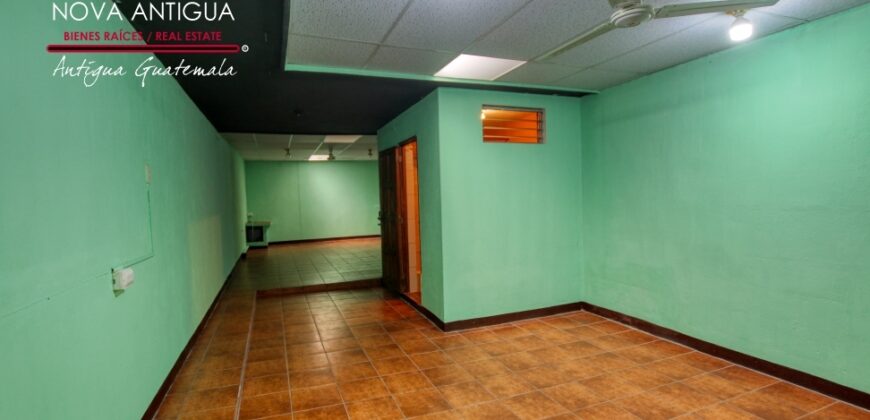 A765 – Retail space for rent at 2 blocks from Antigua Central Park