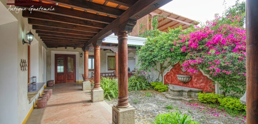 A289 – Casa en renta de 3 habitaciones amueblada y equipada