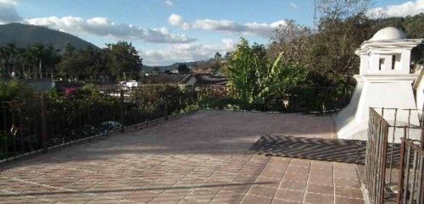 A997 – 5 bedroom house for rent