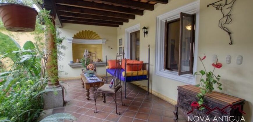 A233 – Casa de 3 habitaciones para rentar