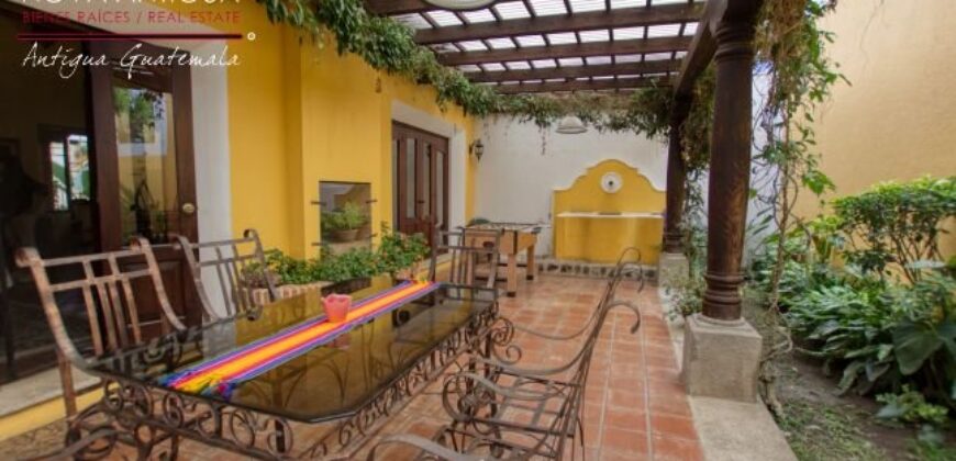 A233 – House with 3 bedrooms  in a gated community for rent