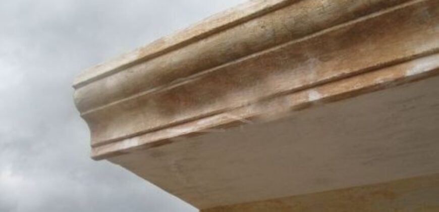 G09 – Only half block from the famous San Felipe Church