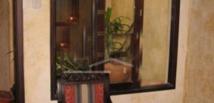 G09 – Only half block from the famous San Felipe Church