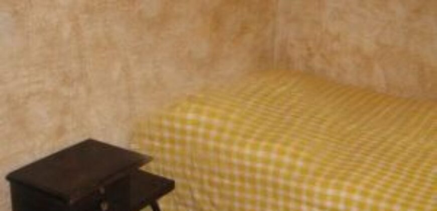 G09 – Only half block from the famous San Felipe Church