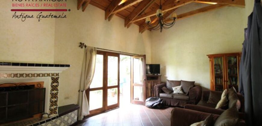 A356 – 3 bedroom house in residential development Barrio Belencito