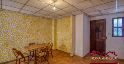 A4125 – Cute apartment for rent only 4 blocks from the Central Park