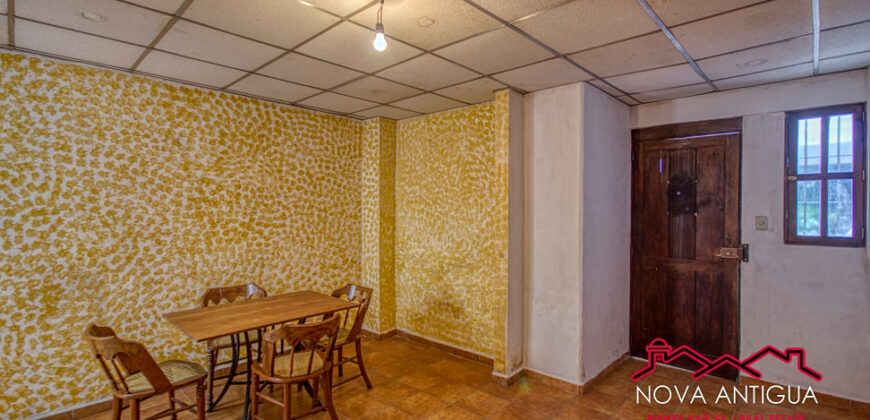 A4125 – Cute apartment for rent only 4 blocks from the Central Park