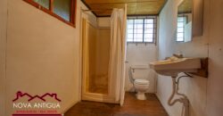 A4126 – Spacious house for rent 4 blocks away from the Central Park
