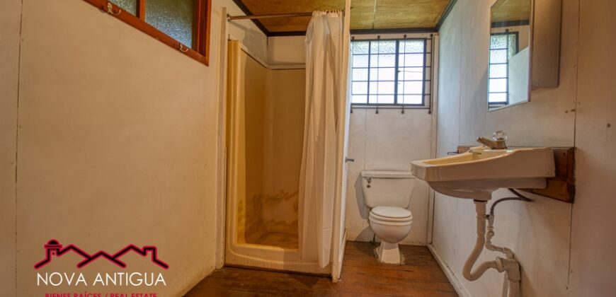 A4126 – Spacious house for rent 4 blocks away from the Central Park