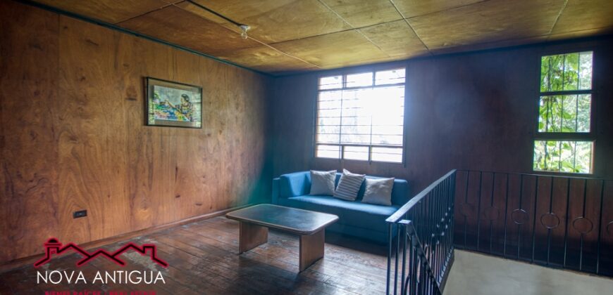 A4126 – Spacious house for rent 4 blocks away from the Central Park