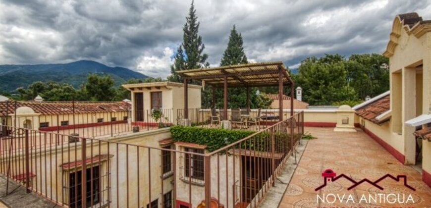 A717 – Studio furnished