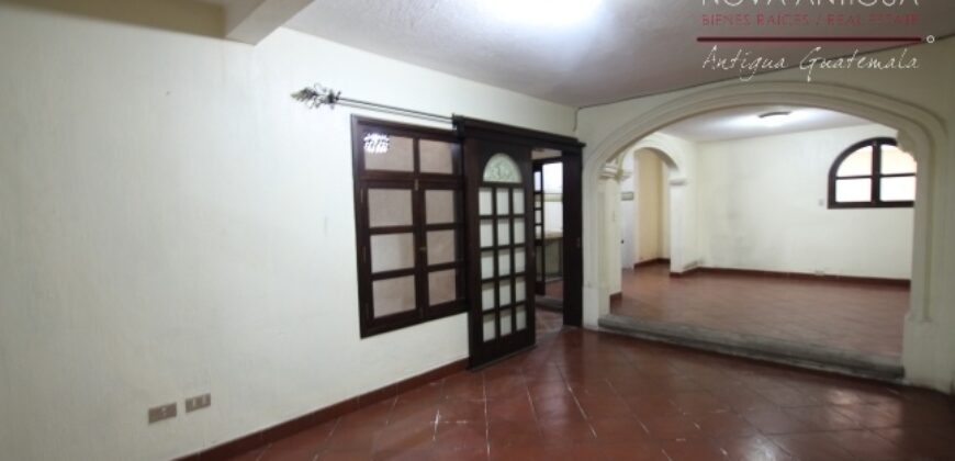 A936 – House For Rent 2 Bedrooms Unfurnished