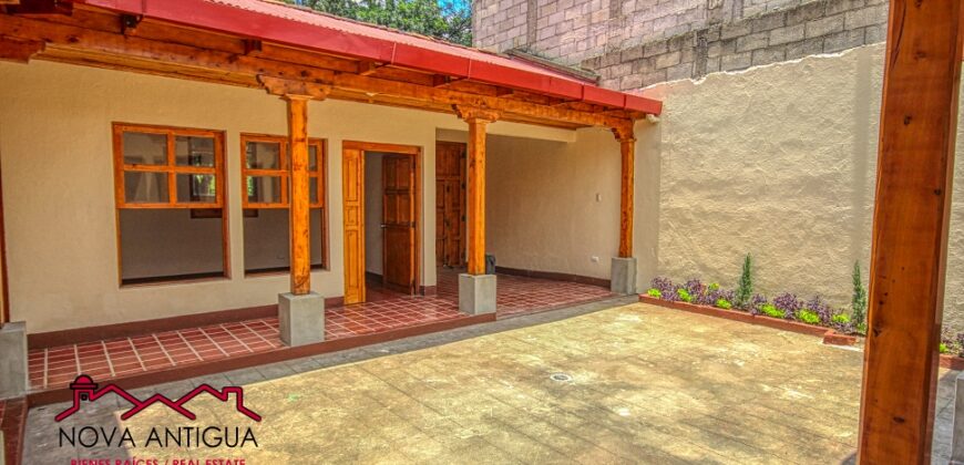 D280 – Linda casa en la plazuela del conquistador.