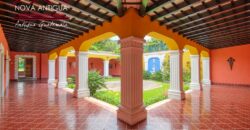 A4133 – Incredible opportunity in Antigua Guatemala